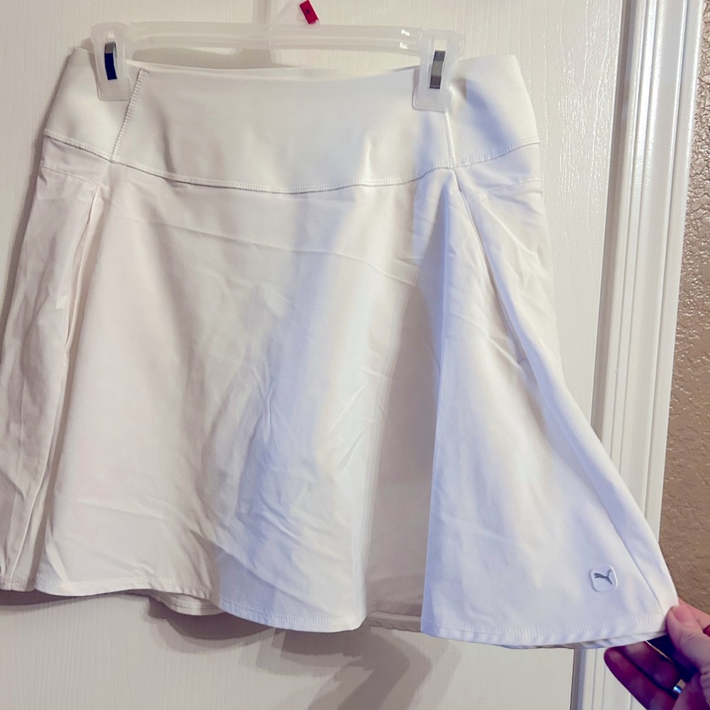Puma women’s golf or tennis skort